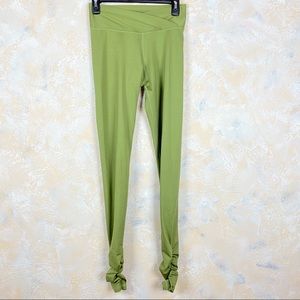 Mika Yoga Solid Green Ruched‎ Ankle Leggings 53